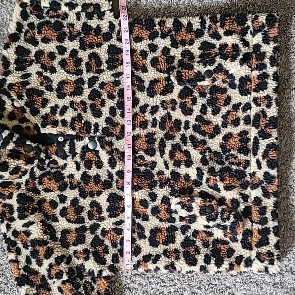 STUNNING J CREW VINTAGE SNAP COLLAR FLEECE SHERPA leopard print polartecPULLOVER - Picture 5 of 11